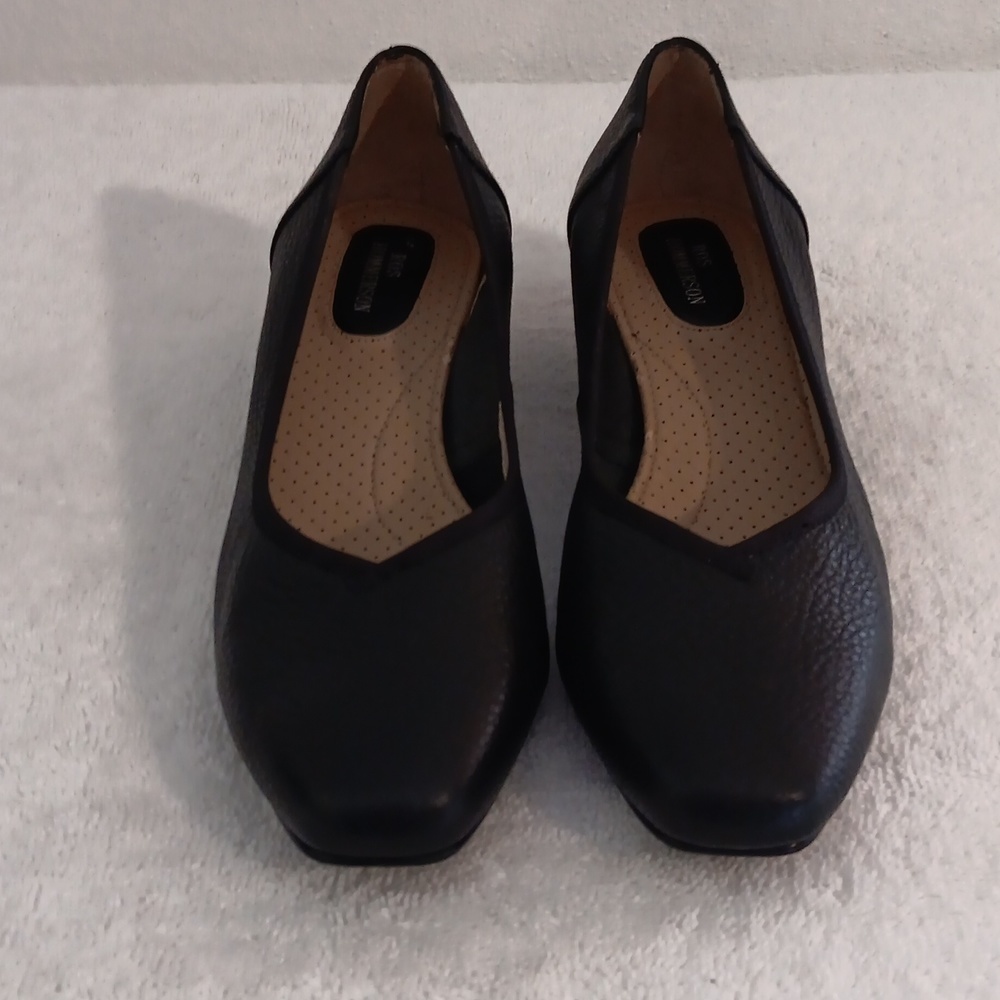 Ros Hommerson women's low heel black shoes Size 7W square toe